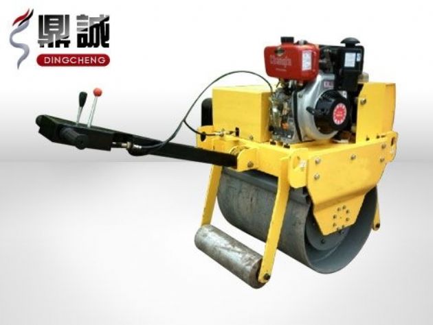 點(diǎn)擊查看詳細信息<br>標題：重型手扶式單鋼輪壓路機 閱讀次數：11941