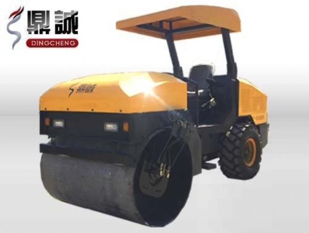 點(diǎn)擊查看詳細信息<br>標題：4噸單鋼輪振動(dòng)壓路機 閱讀次數：12188