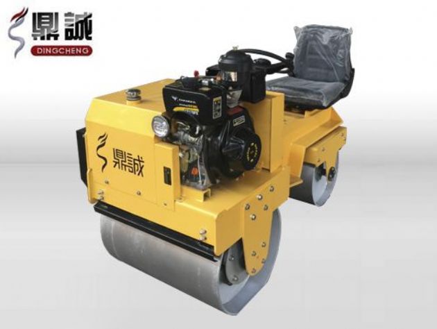 點(diǎn)擊查看詳細信息<br>標題：DC850C座駕式壓路機 閱讀次數：13489